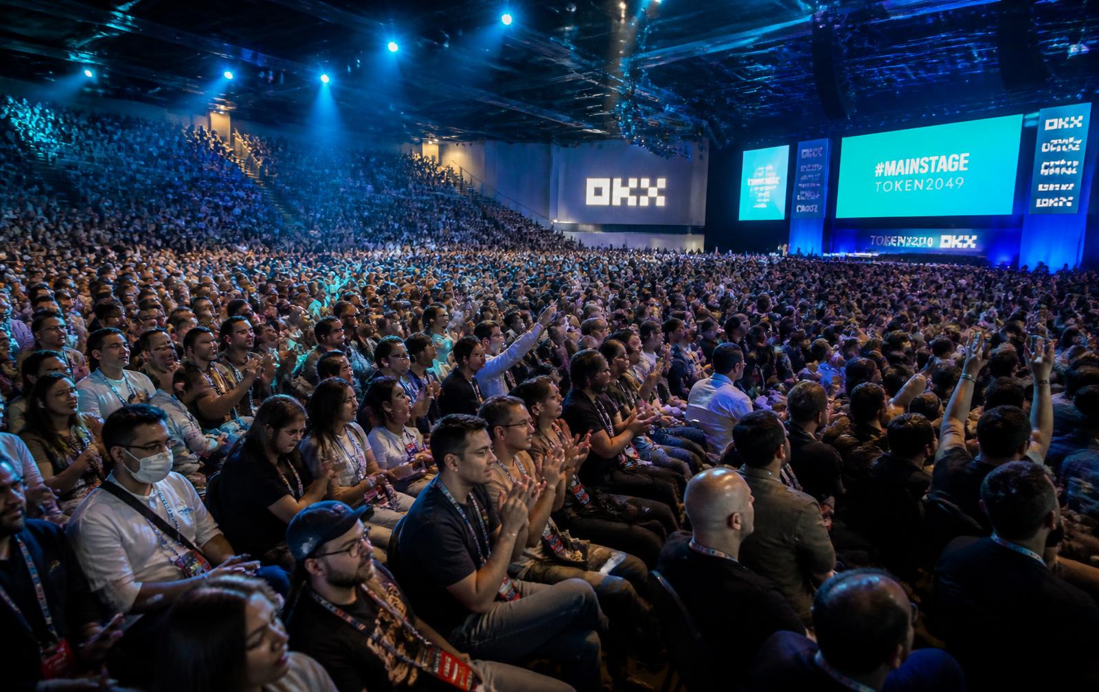 Packed main stage audience of thousands at a crypto conference